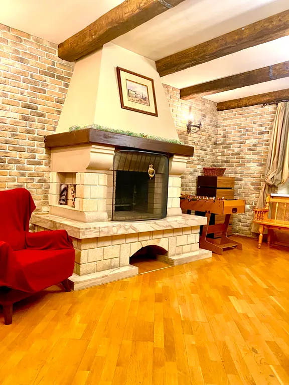 Коттедж Красивый дом с русской баней на дровах и теплым бассейном — Обухово