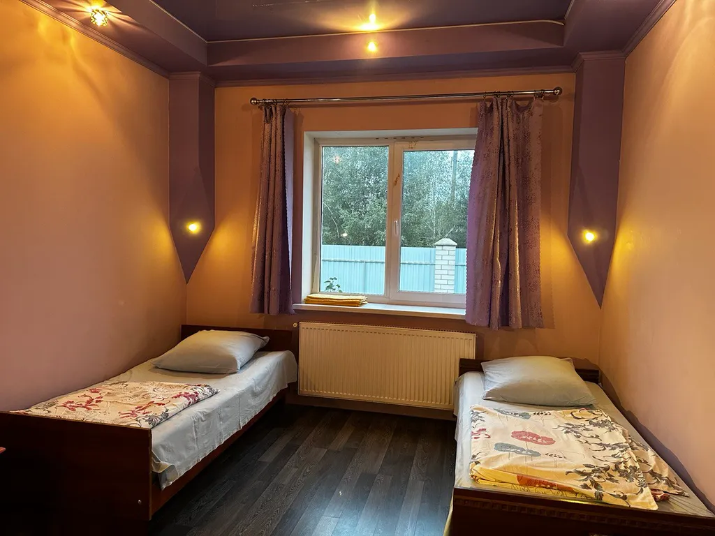 Коттедж 2 этажа в уединенном месте Бреста с парковкой во дворе