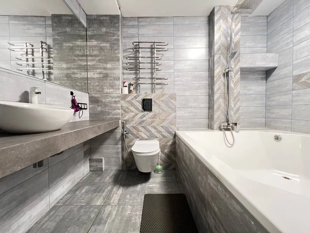 Трехкомнатная с оригинальным дизайнерским ремонтом ЦЕНТР