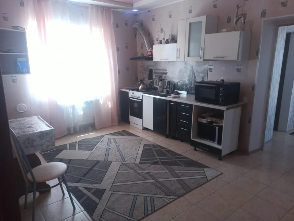 Уютный дом с бассейном не далеко от моря