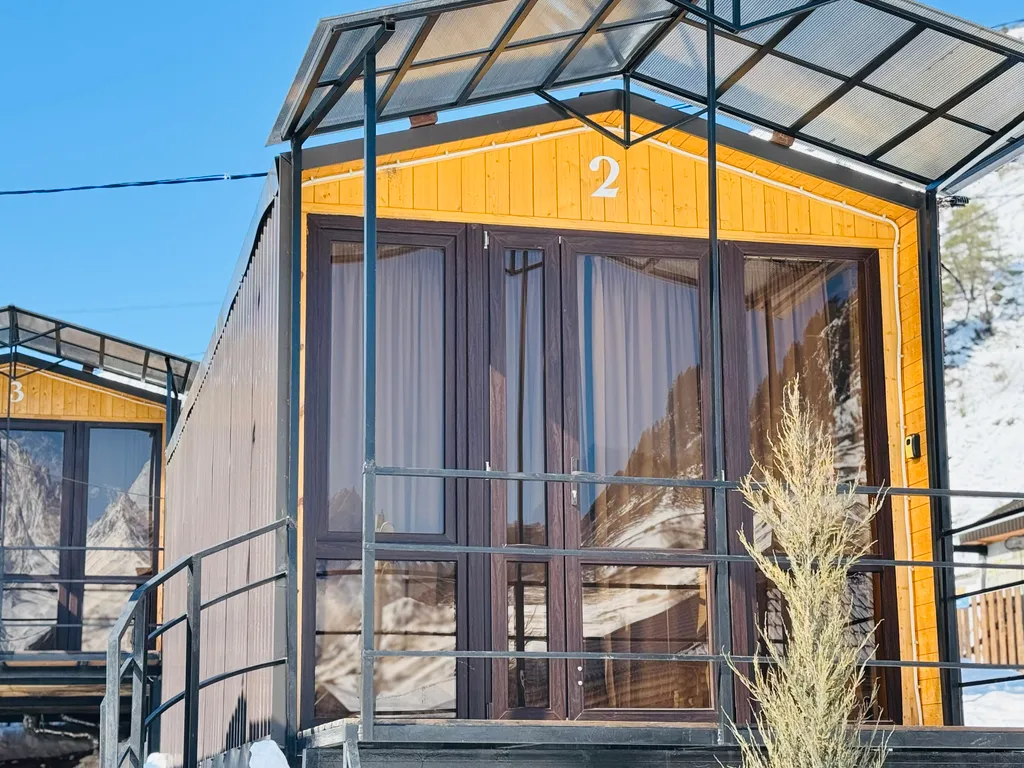 Дом с видом на лес, горы