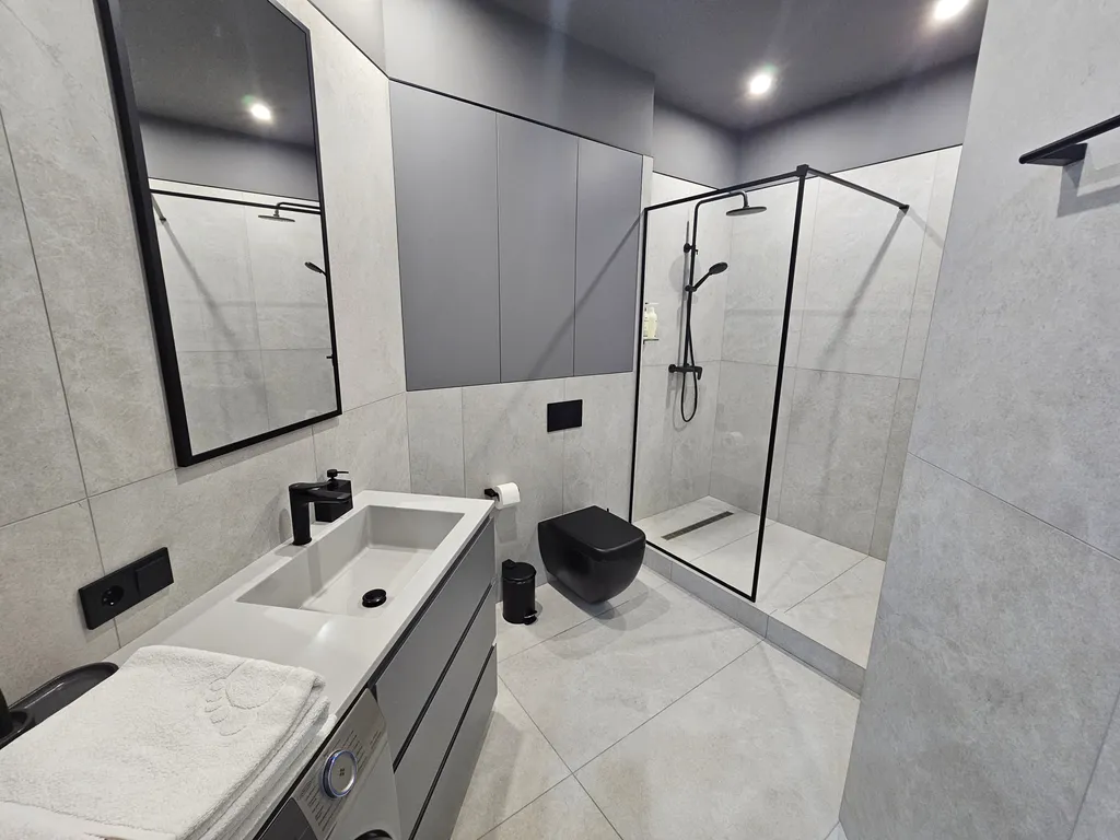 Дизайнерская квартира в элитном комплексе Изумрудный Город