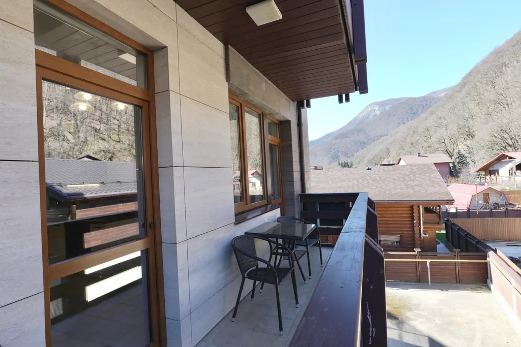 Стильный апартамент с выделенной спальней в центре