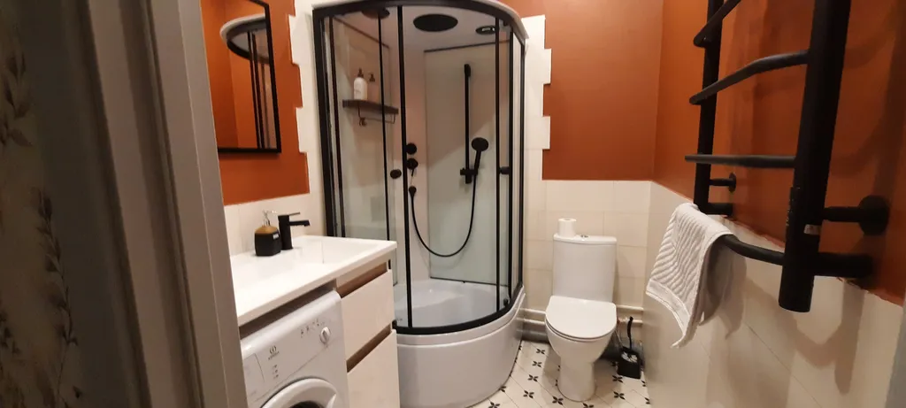 Квартира-студия с видом на город и озеро