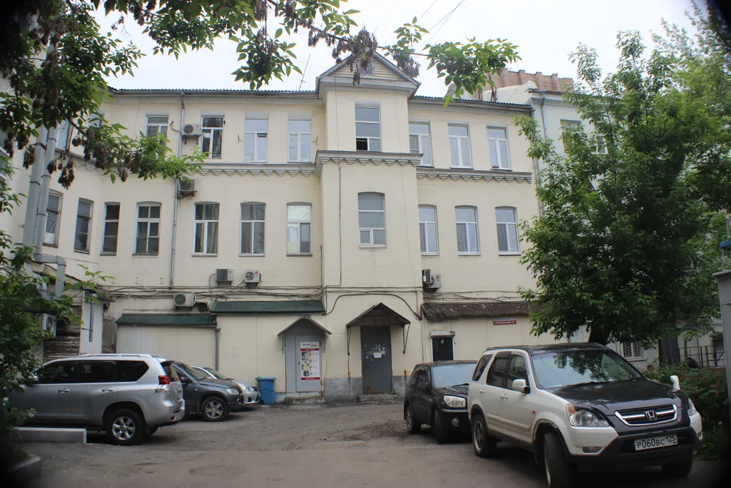 Студия в самом центре города/ двухуровневая.