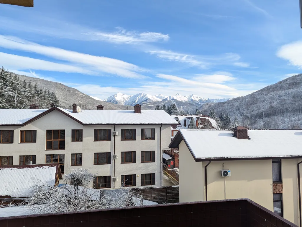 Новая квартира с видовым балконом и лыжной комнатой