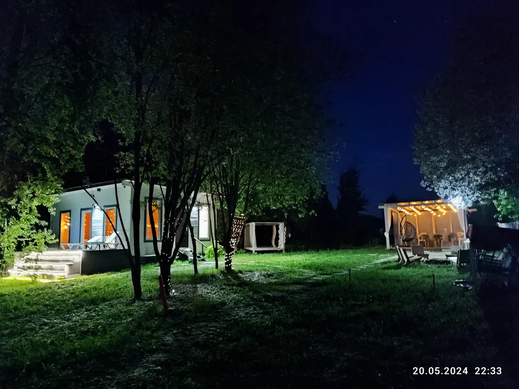 Домик в лесу с собственной горячей купелью 15 минут до центра города