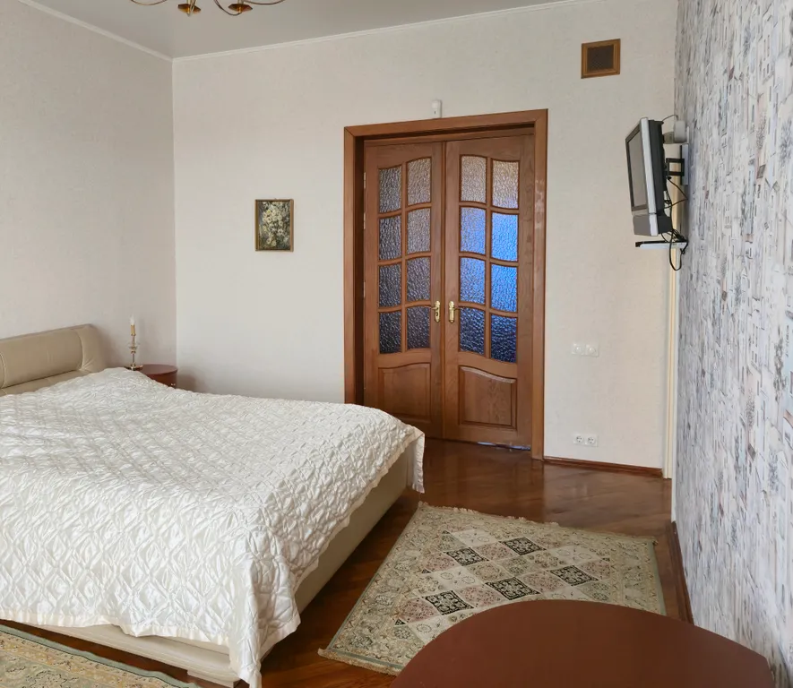 Квартира Уютная большая квартира около патриарших прудов — Москва