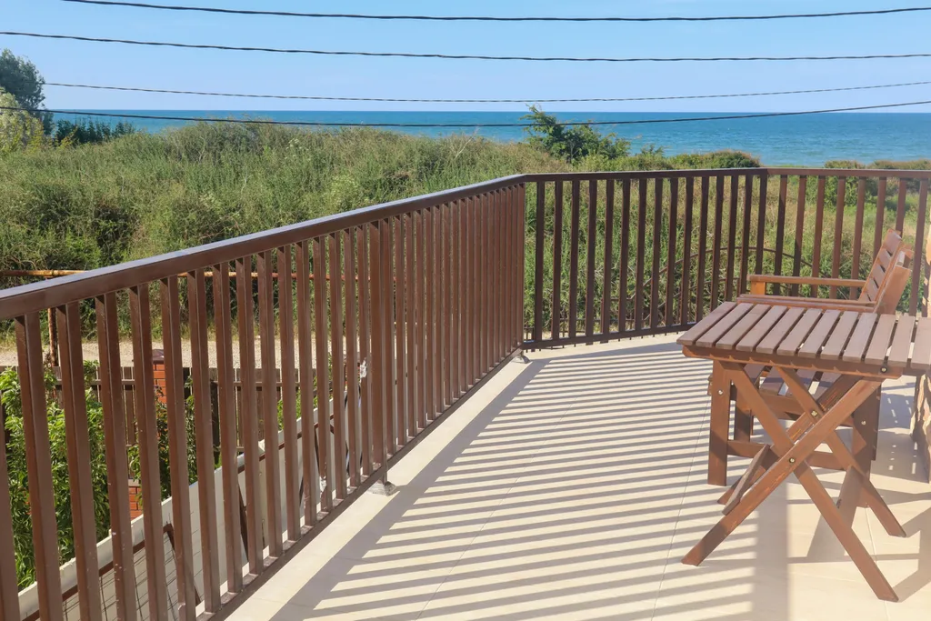 Квартира 3-комнатная Квартира — Кучугуры