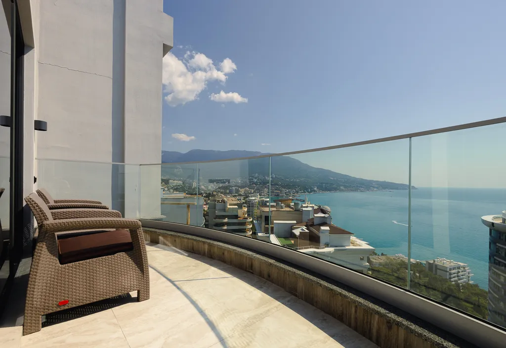 Эксклюзивная квартира с лучшим видом в приморском парке Ялты