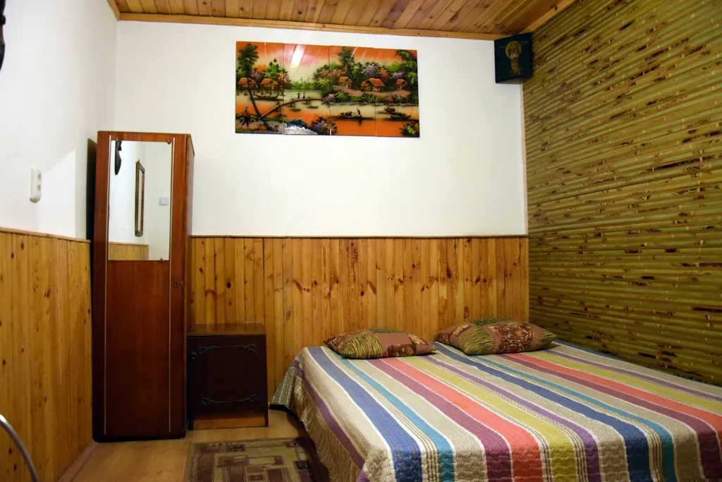 Коттедж Двухкомнатный домик с видом в сад — аренда посуточно в Алупка