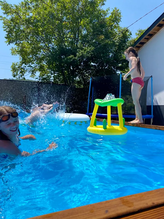 Дом с бассейном