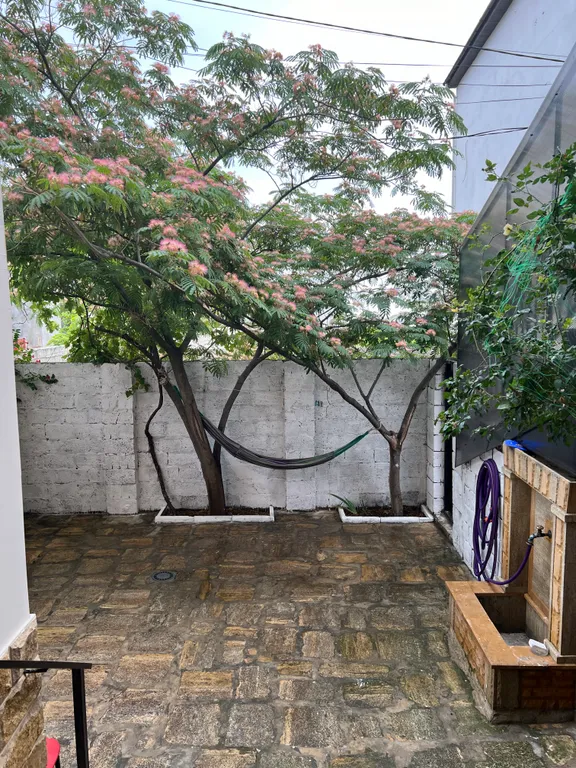 Первый этаж на берегу Каспия со своим двором