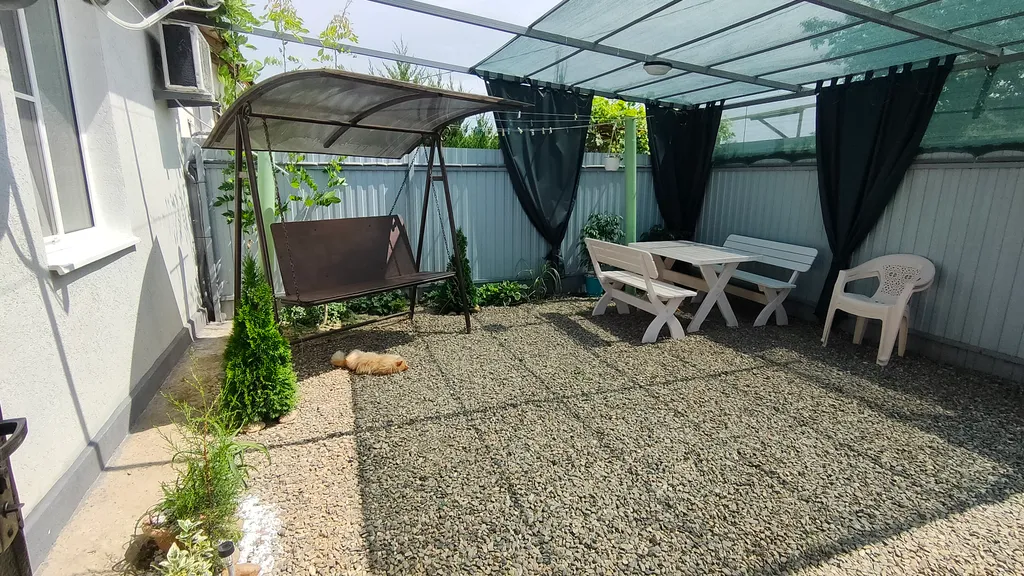 Коттедж Семейный домик с отдельным входом — Кучугуры