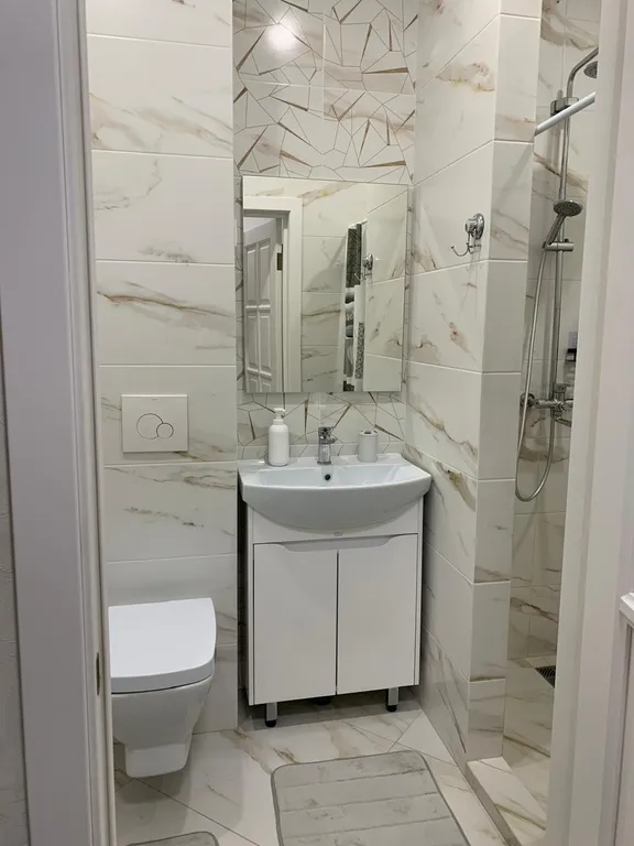 Уютная студия, в центре ленинского района, рядом набережная, сквер Зои