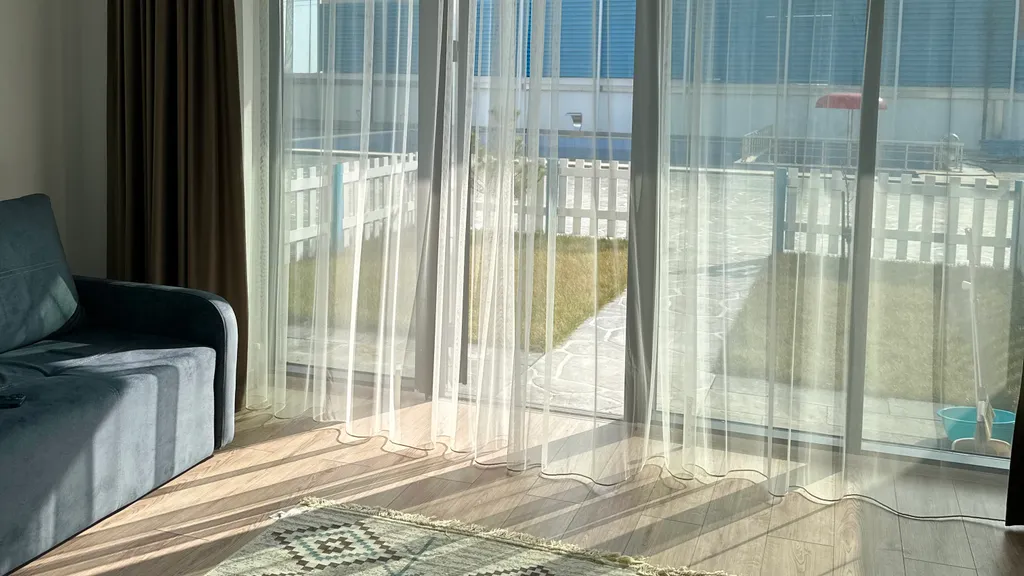 Полулюкс с патио и видом на бассейн