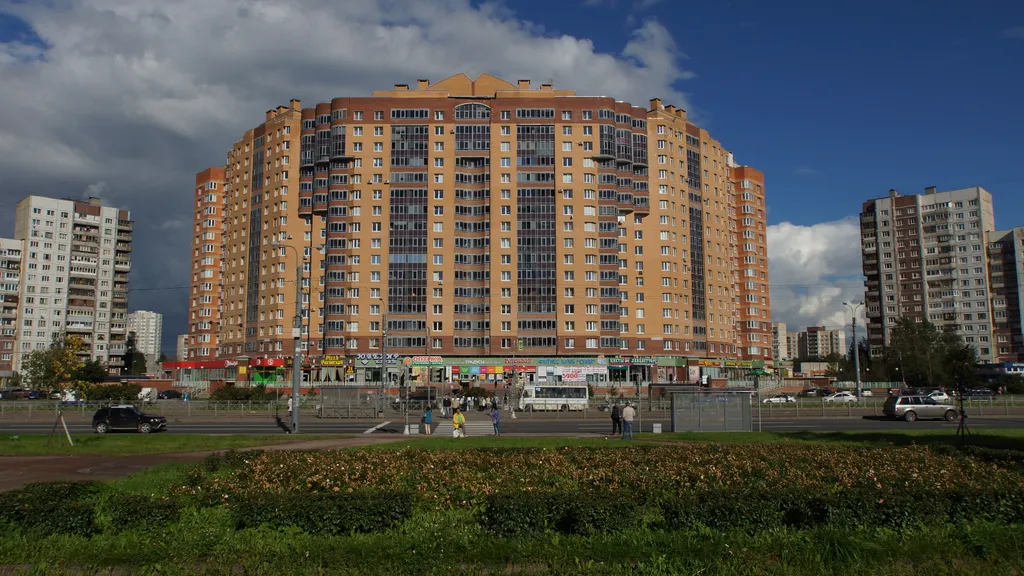 Большая однокомнатная, с большой кухней, у метро Дунайская
