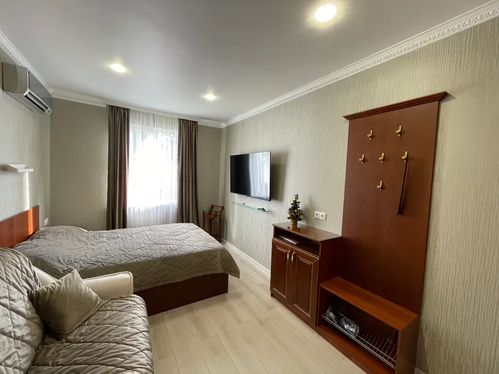 Уютный номер в центре, море - 600 метров