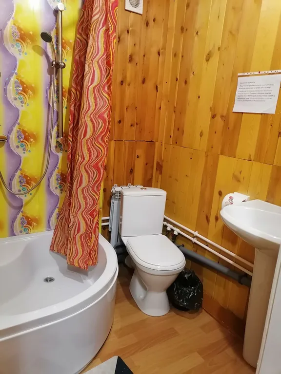 Благоустроенный 2-х местный номер с одной большой кроватью