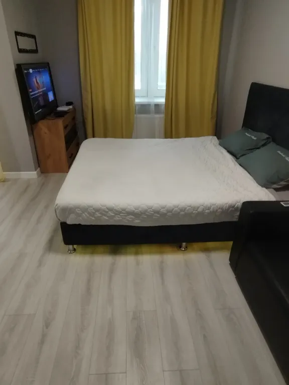 Студия у набeрежной в самoм центpе