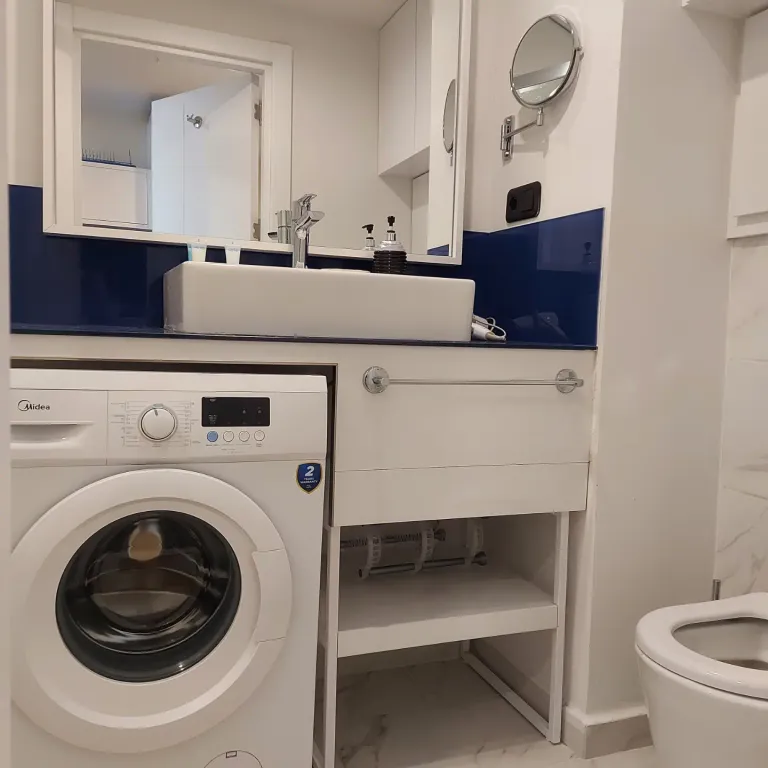 Трехместная студия на 1 линии с балконом и видом на море