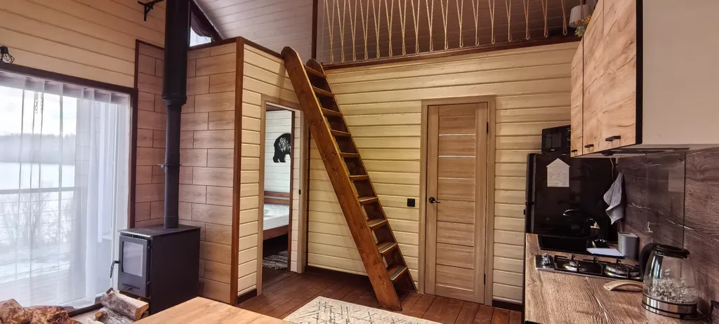 Дом на берегу озера в Карелии