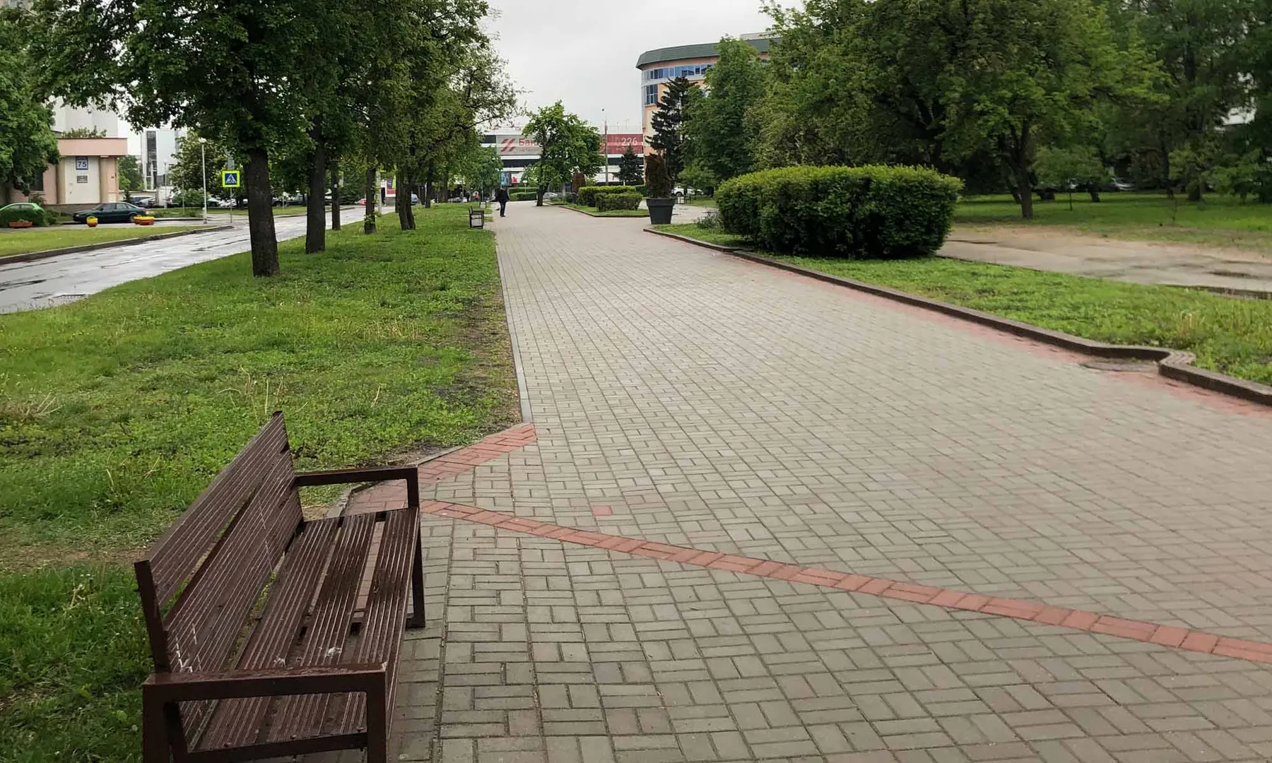 Неспешная прогулка сквозь зелень — и вы в сердце гастрономического Минска! 