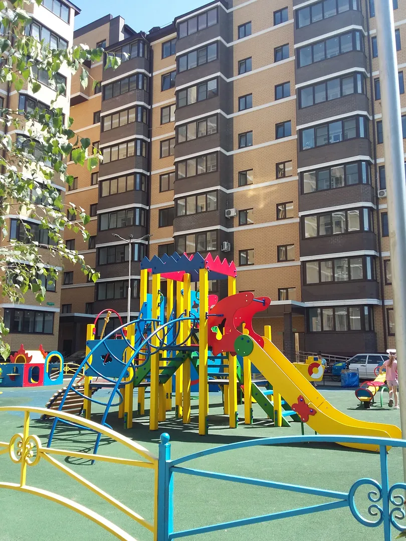 Территория жилого комплекса/детская площадка