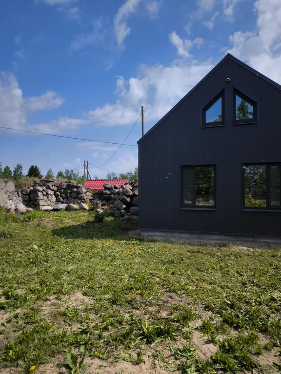 Загородный дом у озера