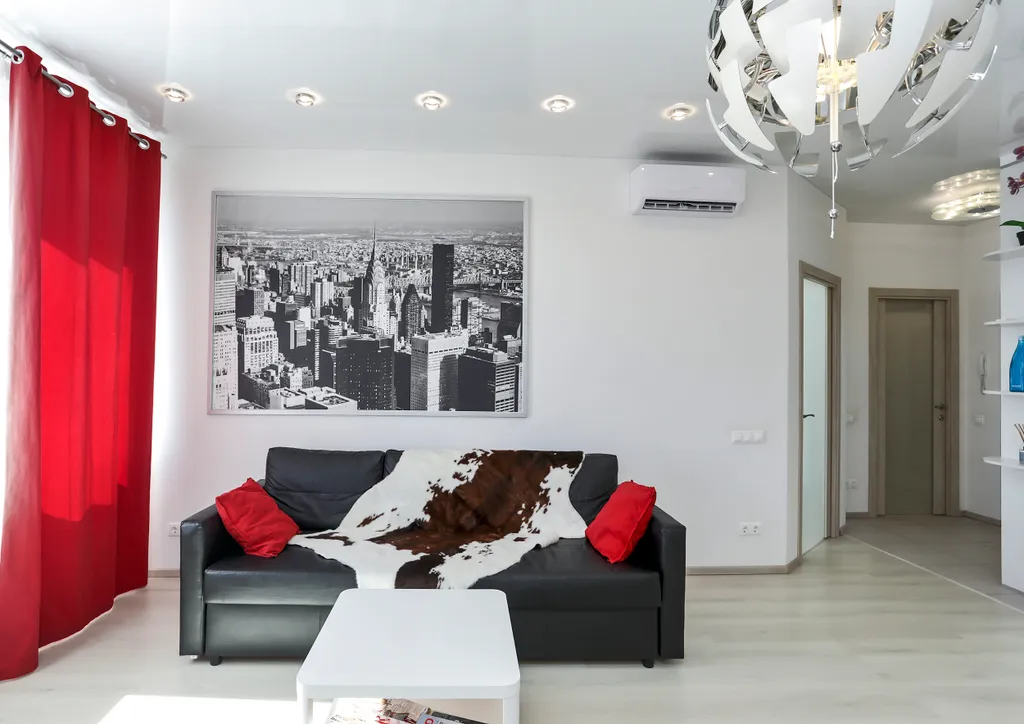 Красивая квартира в центре города с живописным видом на море