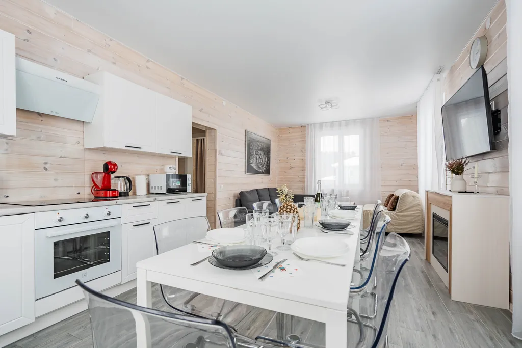 Коттедж Уютный просторный дом у лесного озера — Ларионово