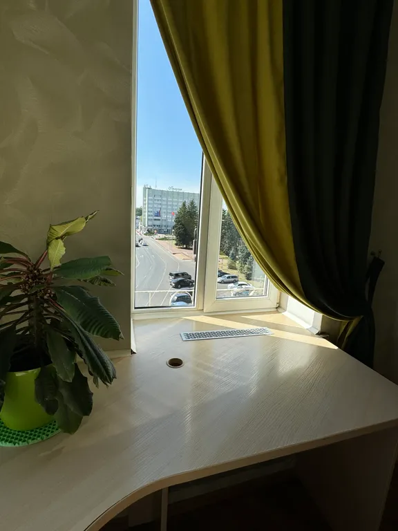 Большая 3-комнатная квартира в самом центре на площади