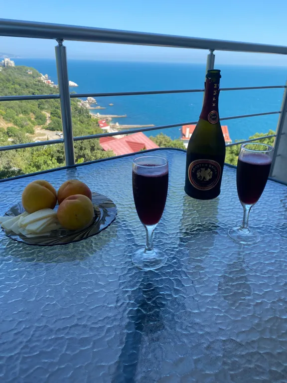 Апартаменты с видом на море и горы