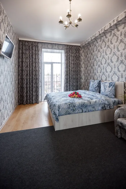 Квартира с 2 балконами, ПАРКОВОЧНЫМ местом и видом на водонапорную баш