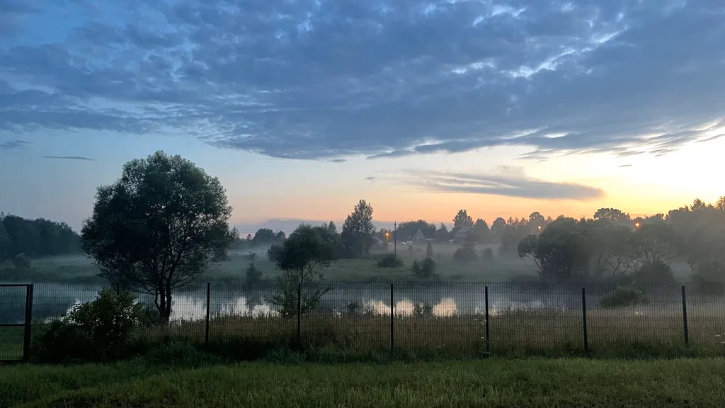 Светлый дом у озера c баней
