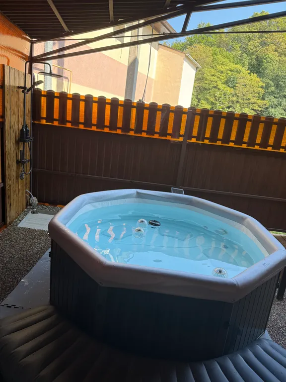 Домик у реки