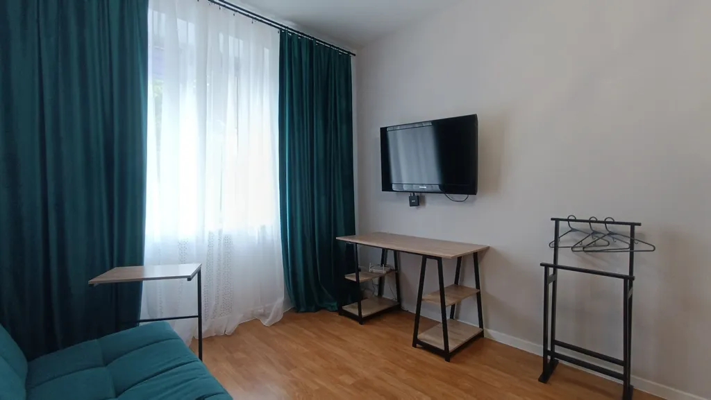 Уютная 2-х комнатная квартира с высокими потолками в центре города