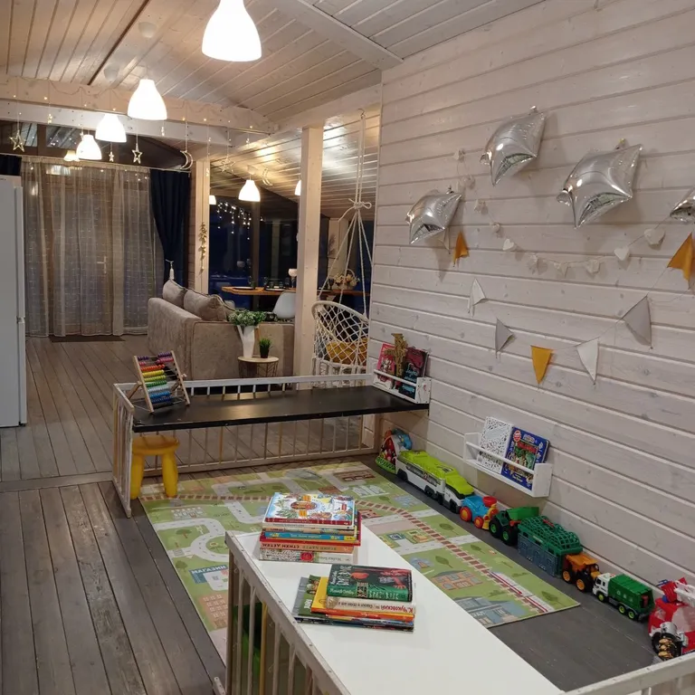 Просторный дом с баней и игровой зоной для детей