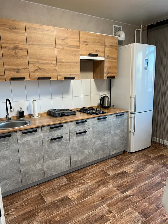 Чистая и уютная квартира в центре города — аренда посуточно в Россошь