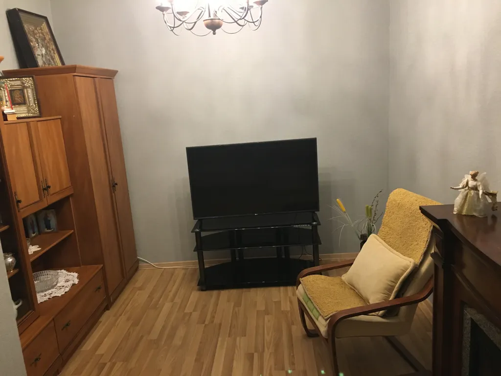 Большой дом с парковочным местом