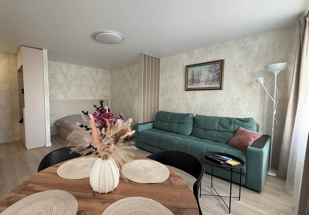 Светлая студия с новым ремонтом в самом центре города