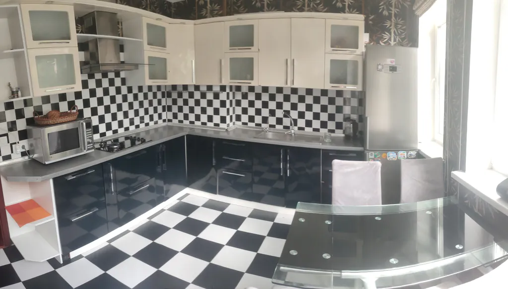 Уютный дом с бильярдом, видомом на горы и лес