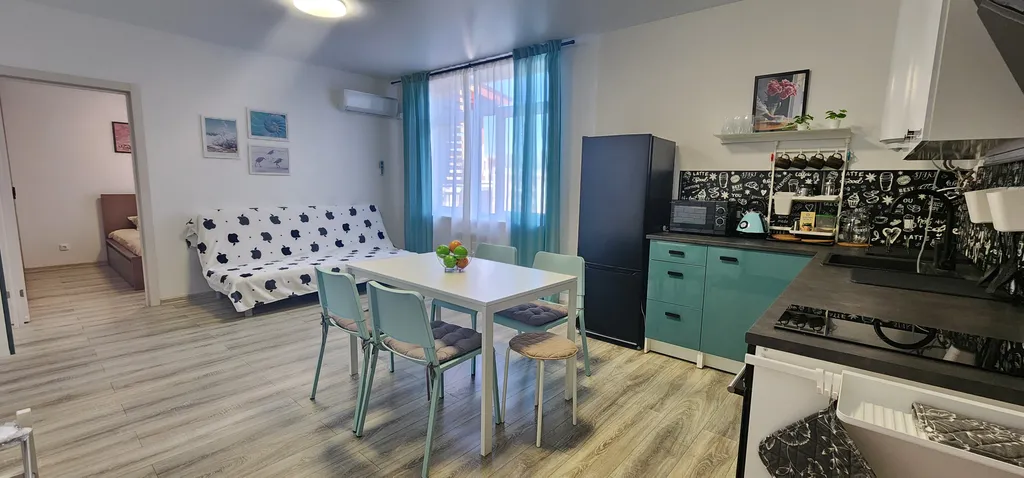 Евродвушка с видом на бассейн