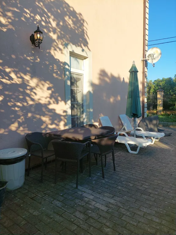 Дом на 10 человек.