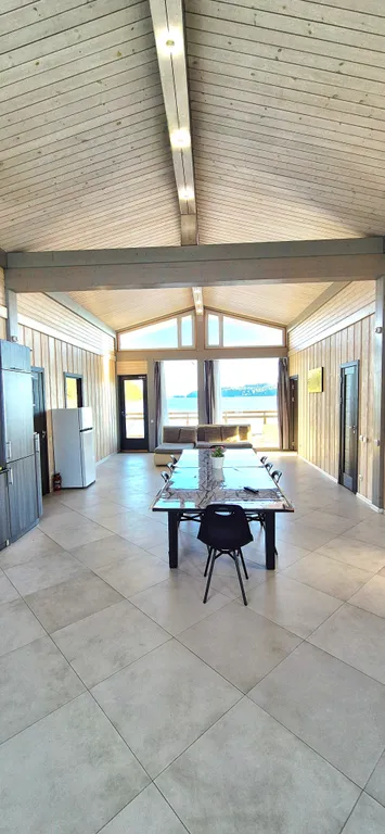 Раухала Стеклянный Коттедж на воде