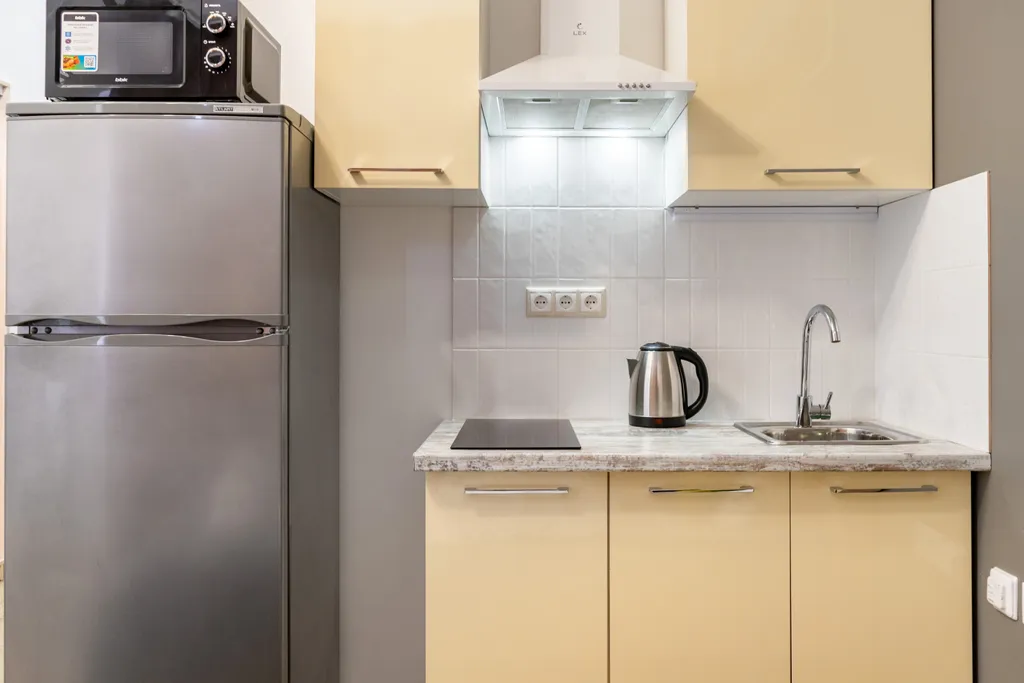 Просторная студия с балконом и видом на горы