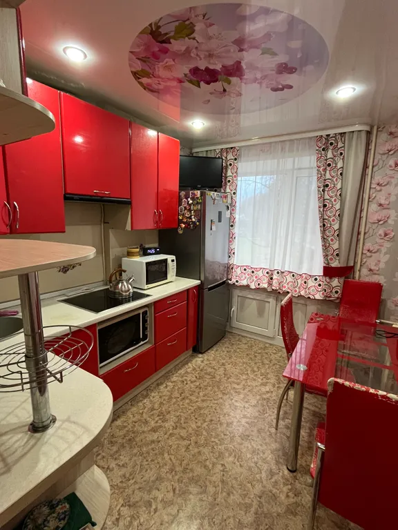 Светлая и теплая двухкомнатная квартира