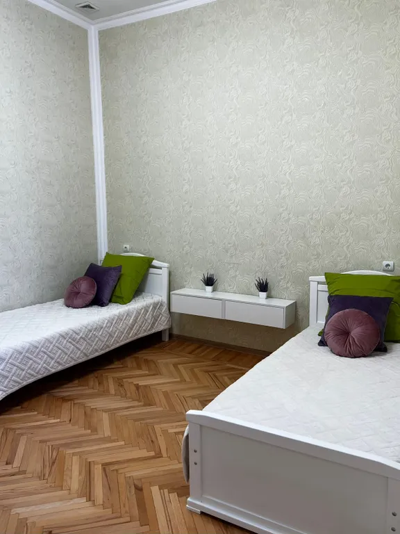 Атмосферная квартира в дореволюционном доме в центре