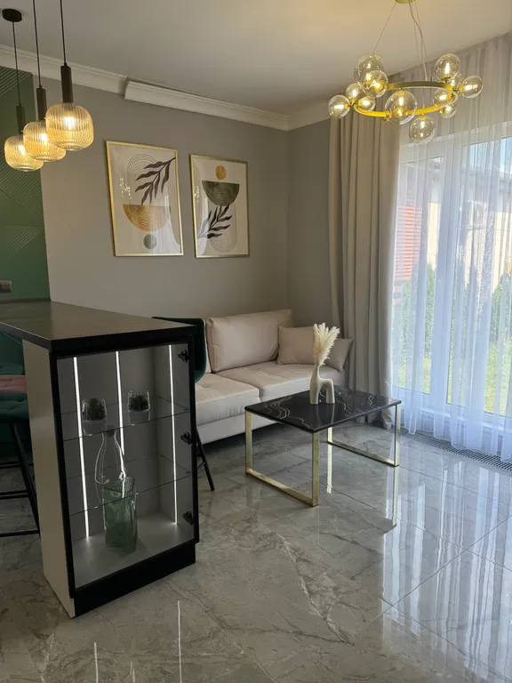 Дом с бассейном