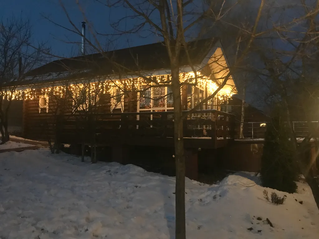 Коттедж Лада в черте города с сауной